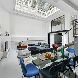 Montmartre Theater Loft Apartment